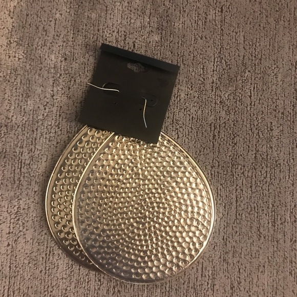 Extreme Earrings! Yaaas! - Picture 6 of 6